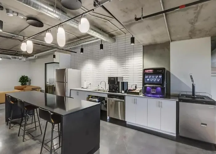 Boulevard Downtown Highrise 1br Sky Pool Parking Gym 11 Phoenix