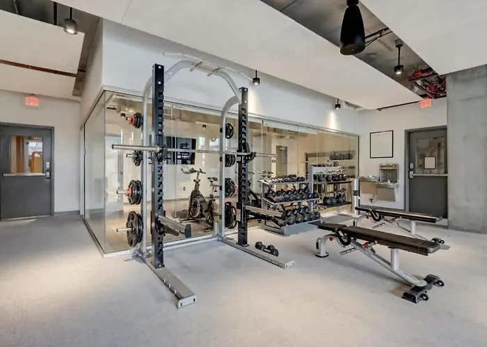 Apartment Boulevard Downtown Highrise 1br Sky Pool Parking Gym 11 *