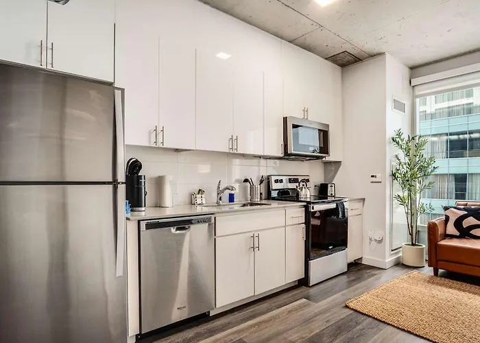 Boulevard Downtown Highrise 1br Sky Pool Parking Gym 11 *